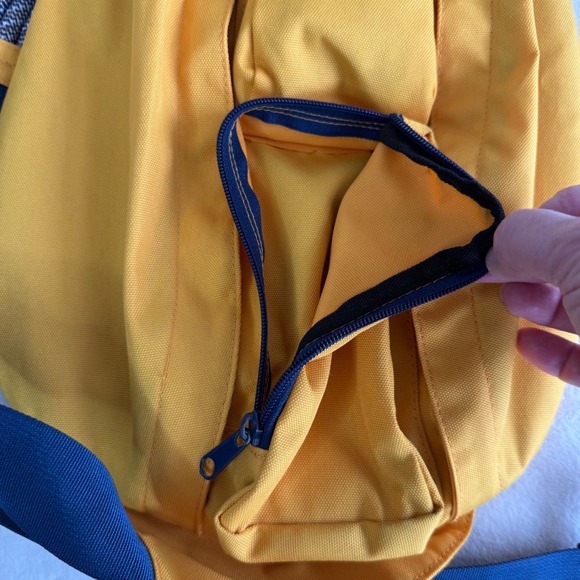 KAVU Rope Cord Sling Pack Yellow 5 Pockets Adjustable Gorpe Hiking Vacation - Picture 4 of 15